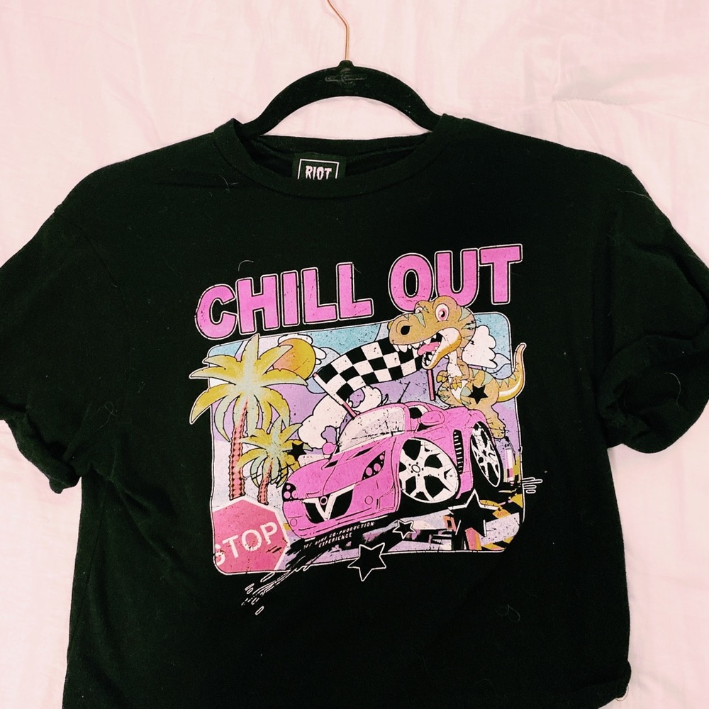 •black graphic tee